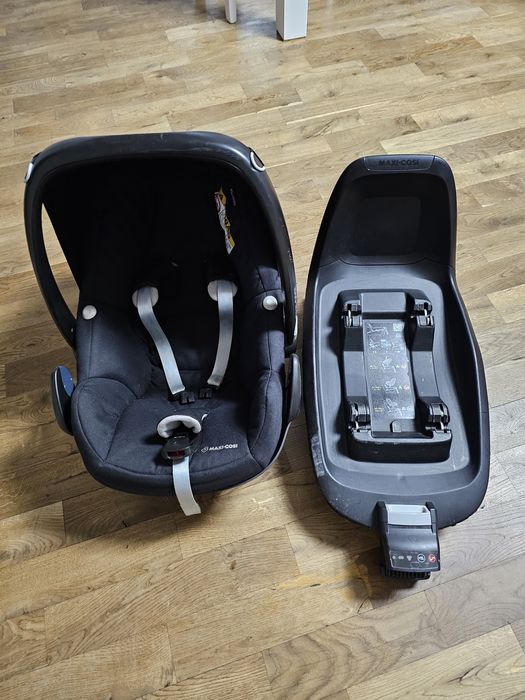 Sprzedam fotelik Maxi-Cosi Pebble Plus z bazą 2wayFix.