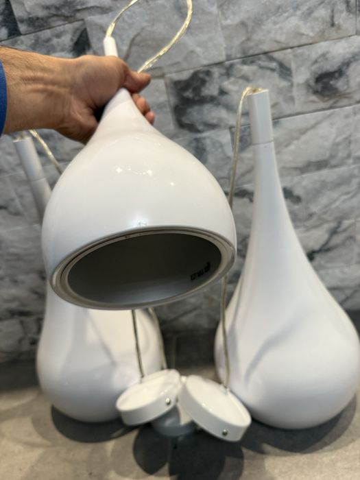 Candeeiros lacados a branco brilhante