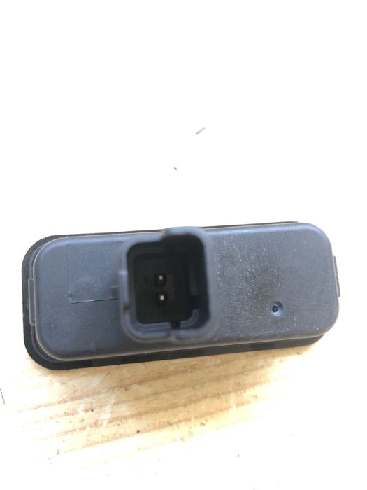 Кнопка багажника Renault Megane 2-3 Scenic 3 Captur 8200076256