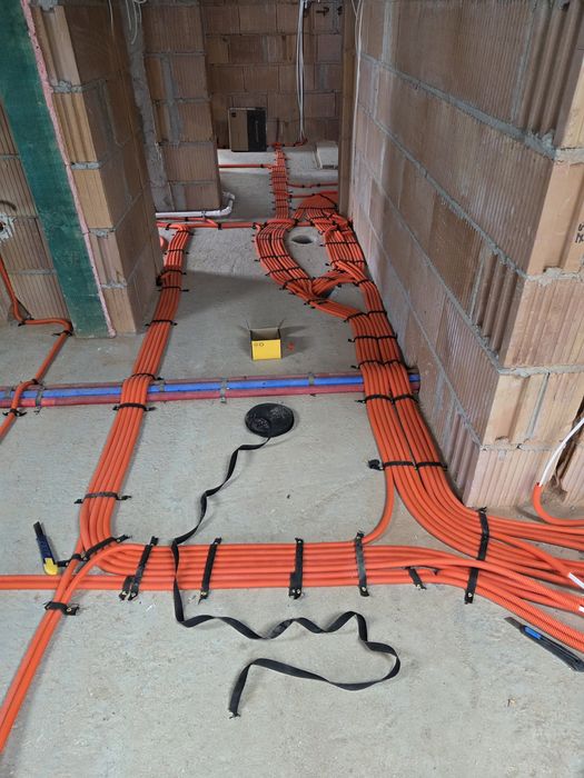 Elektryk, instalacje elektryczne, pomiary.