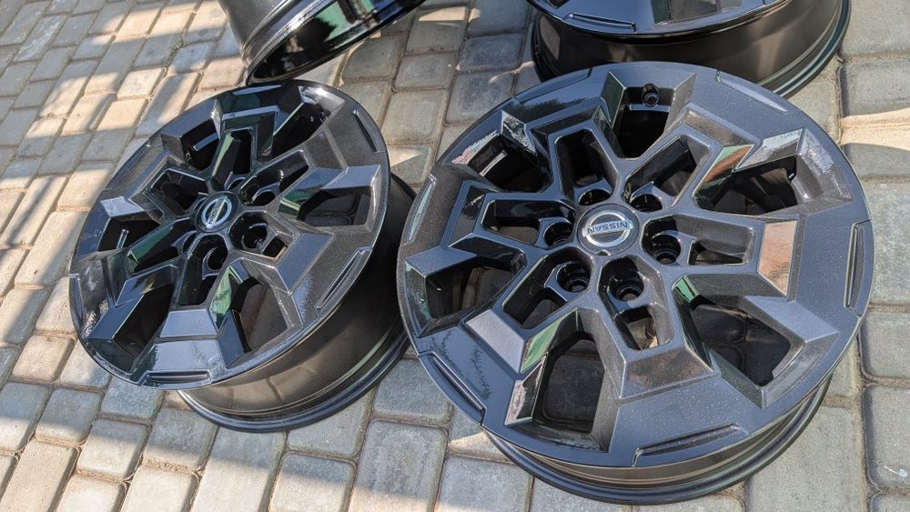 6 114,3 R 18 Оригінальні диски Nissan Navara D 23 2019 року