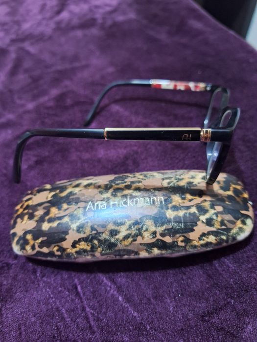 Armação Ana Hickmann, com haste dupla reversível (floral/preta)