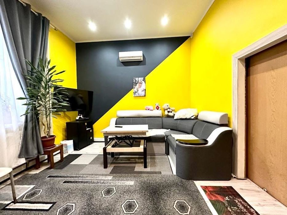 Продається 2-кімн. квартира в центрі м. Стрий.