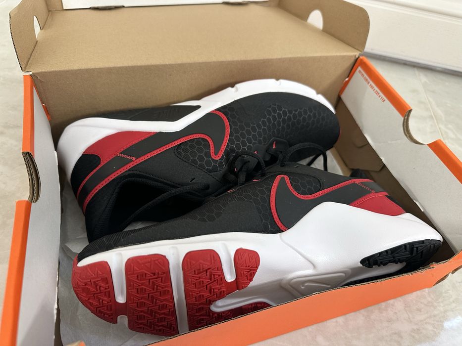 Nike , оригінал , нові кросівки