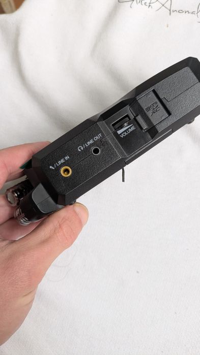 Рекордер Zoom h4 essential