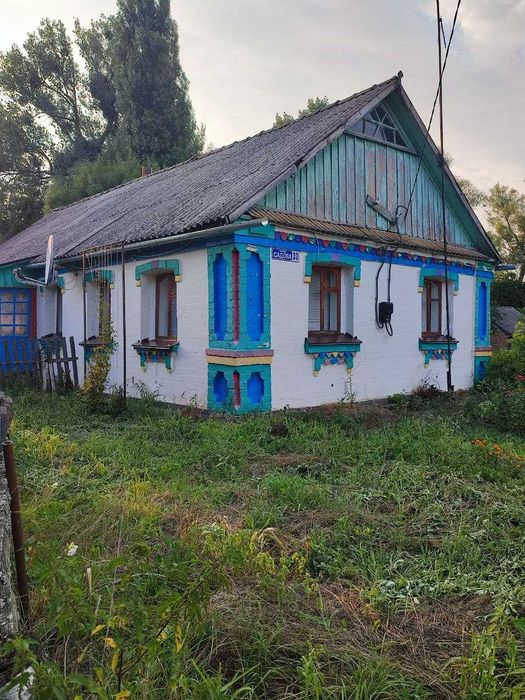 Хата в селі Краснопіль. Житомирська обл. Бердичівський р-н.