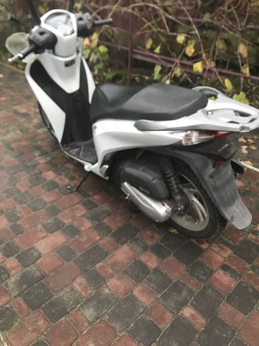 Продам Скутер Хонда сашка 125
