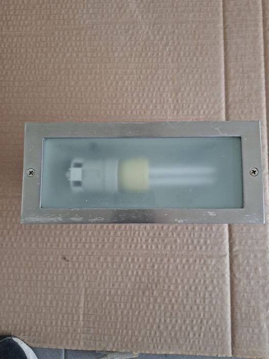 Focos de luz exterior parede