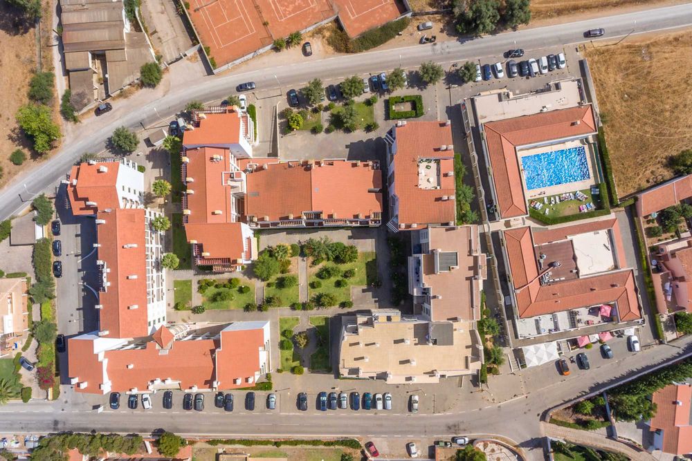 Apartamento muito bonito e acolhedor perto de uma praia de sonho! - com vista para o jardim e 2 varandas