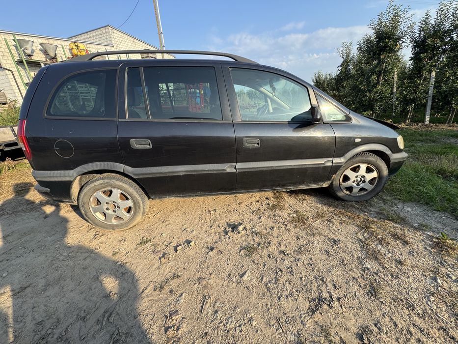 Samochód osobowy opel zafira