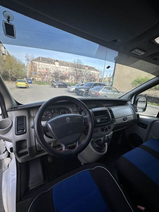 Продам (Renault Trafic)