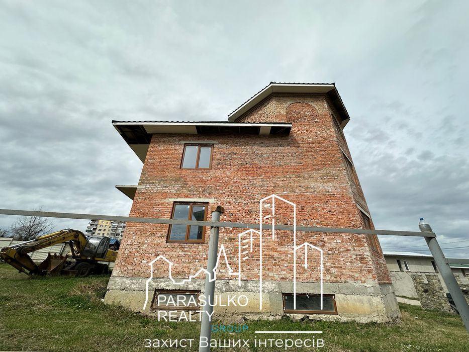 Розкішний будинок в бажаному місці!