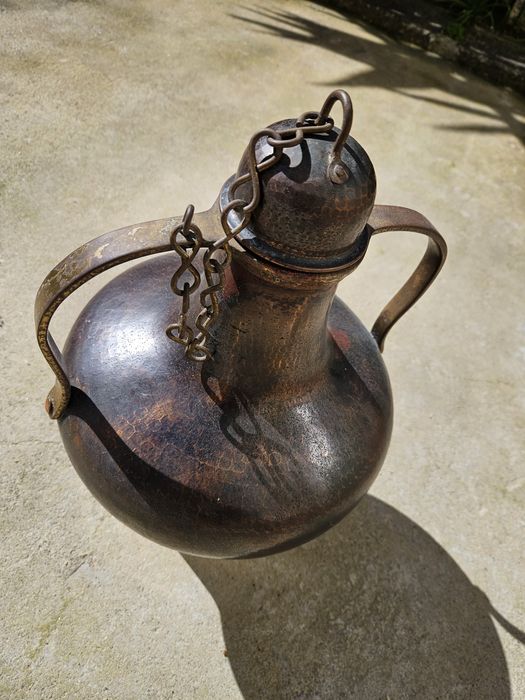 Ânfora em cobre antiga