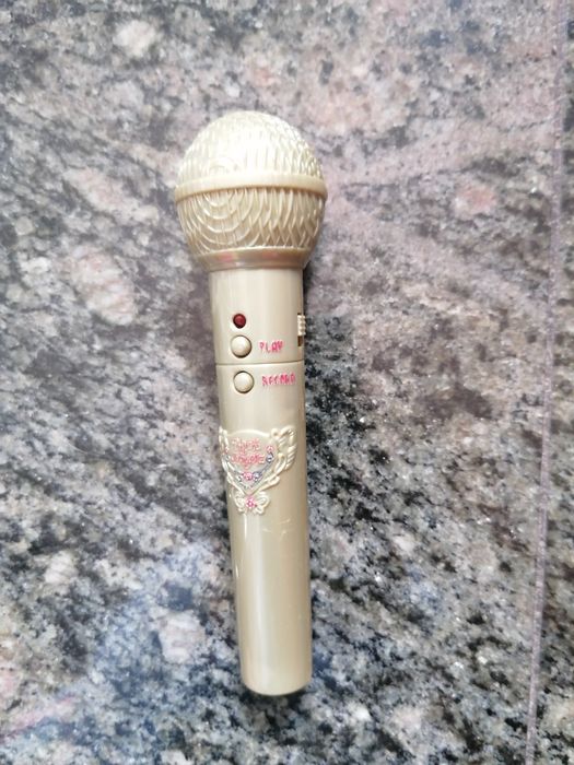 Computador da barbie e microfone de brincar