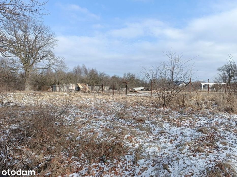 Sprzedam 2 działki, jedna zabudowana budynkiem gospodarczym (80 m²) - Widok 2