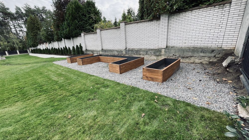 Високі грядки з дерева.