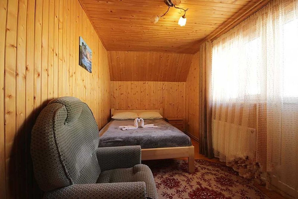 Котедж будинок "Біля річки"