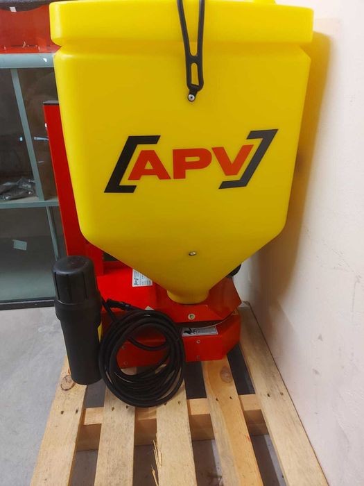 Siewnik poplonów APV ES 100