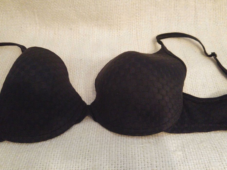 Biustonosz w kolorze czarnym