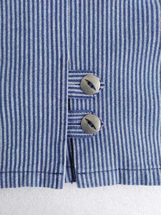 Spódnica , krótka w paseczki-zamek z przodu– 44 InPost