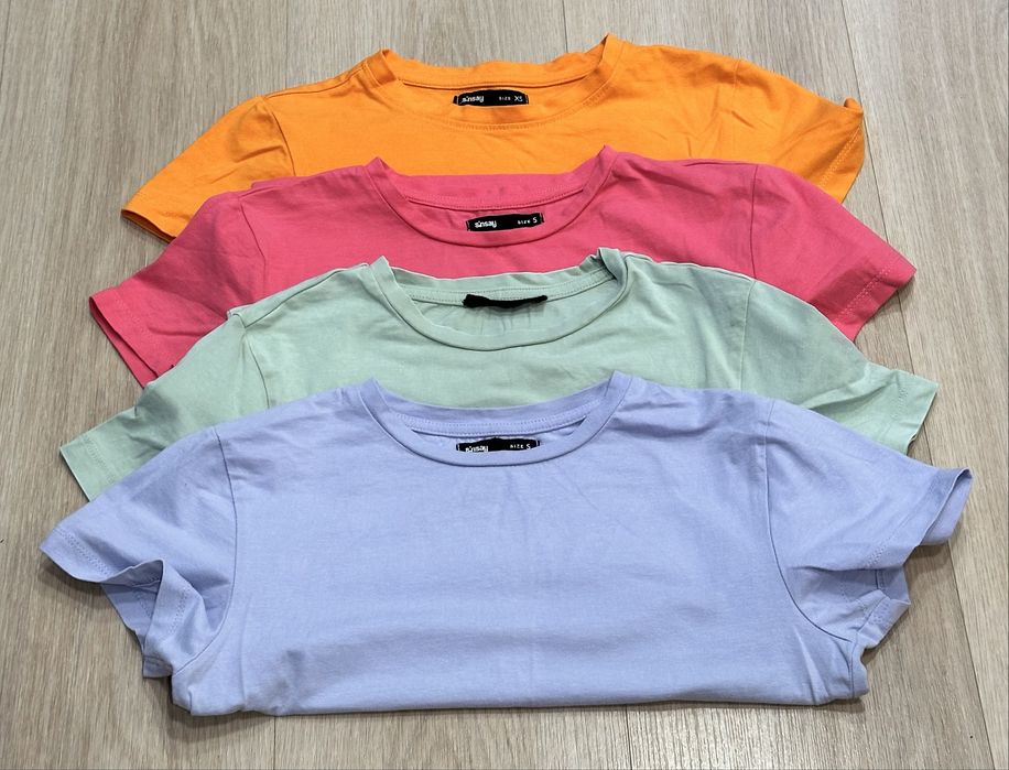 T-shirt 4-pak rozmiar XS/S Sinsay