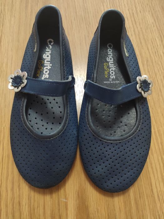 Merceditas 12€ menina azul tamanho 30