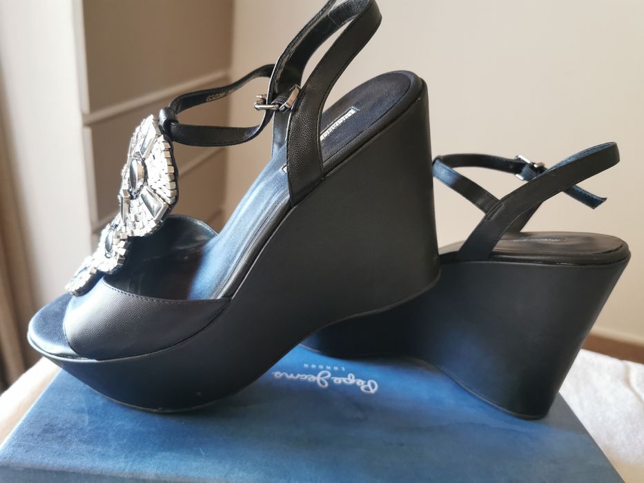 Sandálias de Cunha pretas em pele