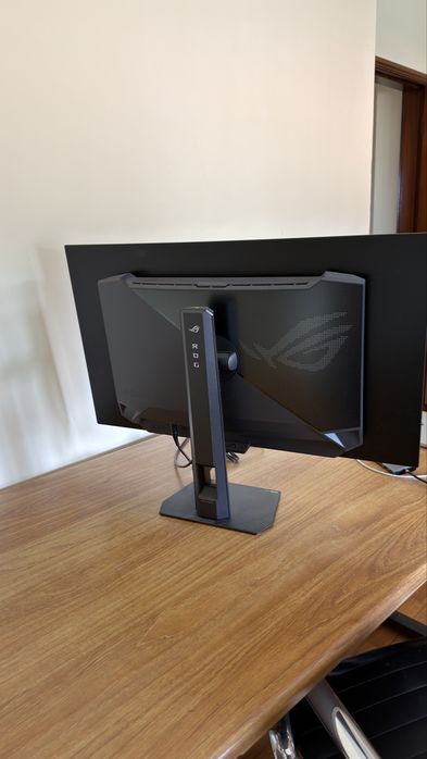 Monitor Asus ROG strix XG32UCWMG WOLED 31.5 4k UHD 240hz - Estado Otimo