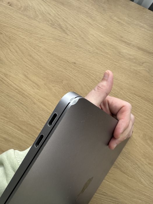 MacBook air m1 16/256