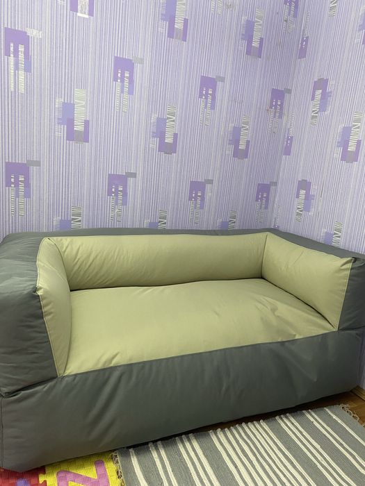 Безкаркасний диван