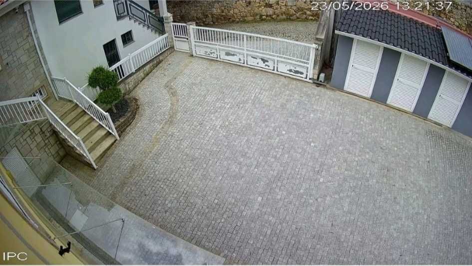 Portão grande e pequeno e grade á venda