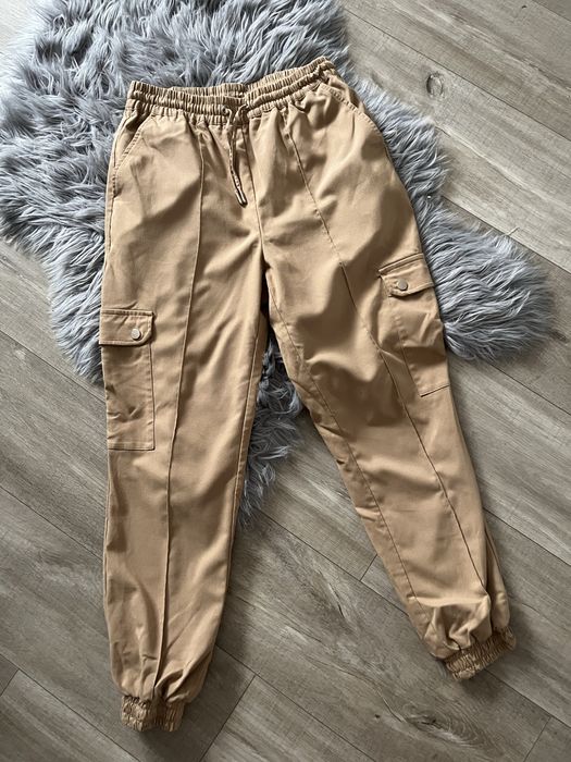 Spodnie beżowe joggery wysoki stan