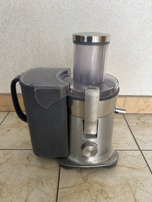Соковитискач Kenwood JE850