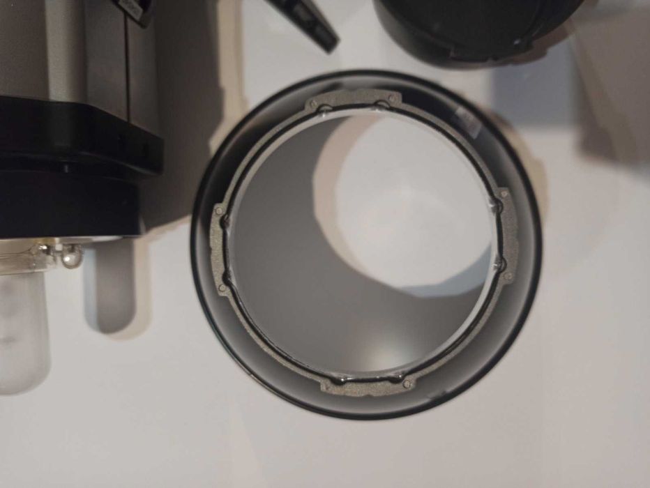 Falcon Eyes DE-300B Студійний імпульсний фотоспалах з пілотним світлом