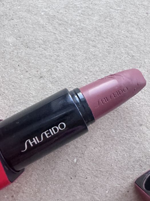 Губна помада SHISEIDO TechnoSatin 405 Playback рожево-коралова