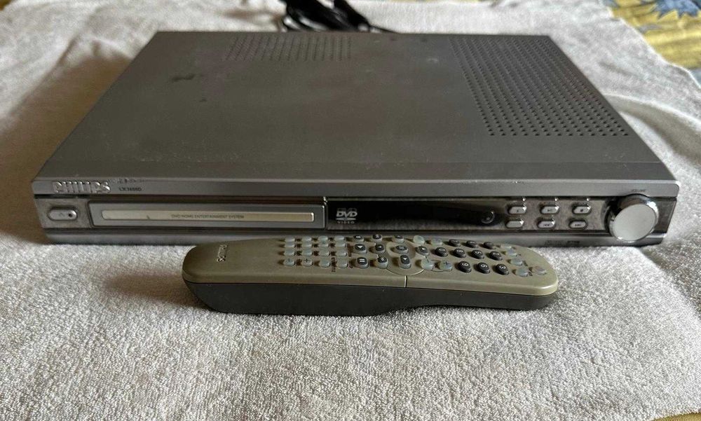 Sistema de cinema em casa Philips DVD LX3600D/22