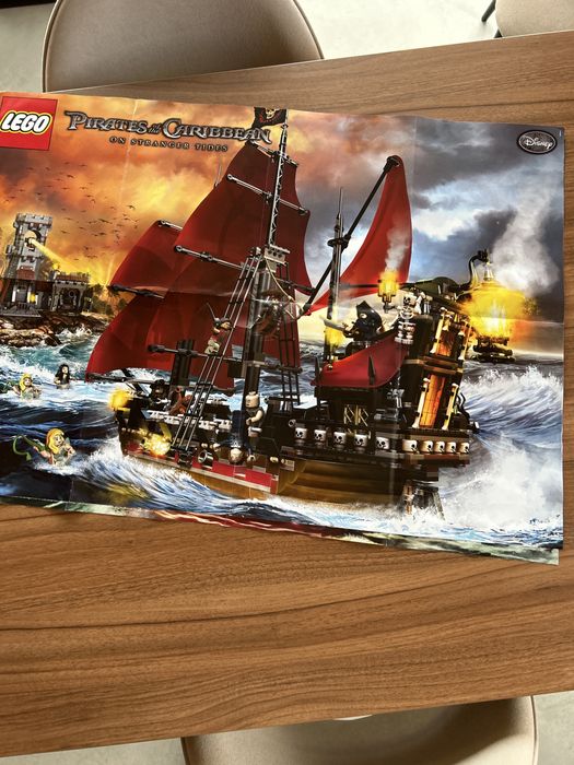 2x Barcos LEGO Piratas das Caraíbas 4184 + 4195
