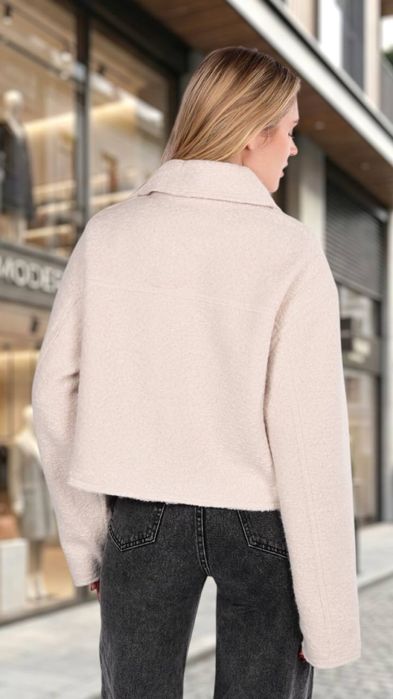 Куртка женская. Колір Молоко. Розміри: S M L.