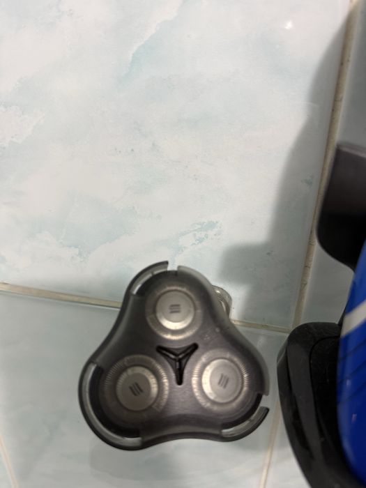 Електробритва Philips