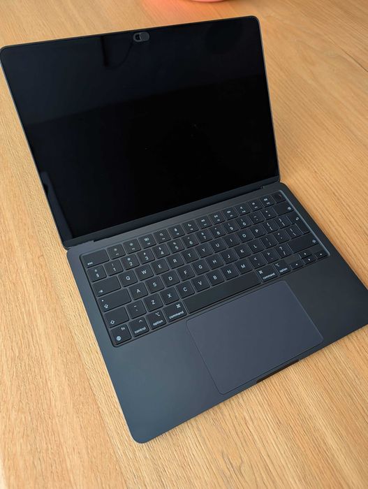 MacBook Air 13" M2 (2022) | 24 GB | 1 TB | Midnight | komplet + etui Von Holzhausen