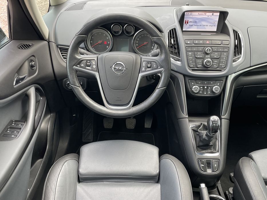 Свіжопригнана Opel Zafira Tourer 2013р.в  1.6 газ/бензин