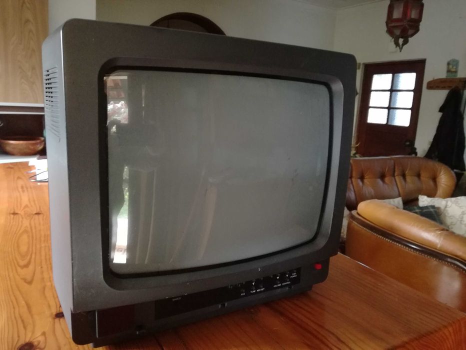 Televisores Usados -  Finlux, Supertech, Amstrad e Crown