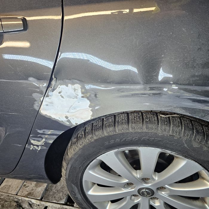 Blacharstwo-Lakiernictwo .Lakiernik samochodowy.Wyślij zdjecie element