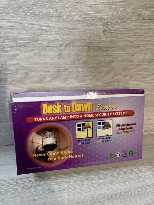 Oprawki żarówki z czujnikiem zmierzchu 4szt