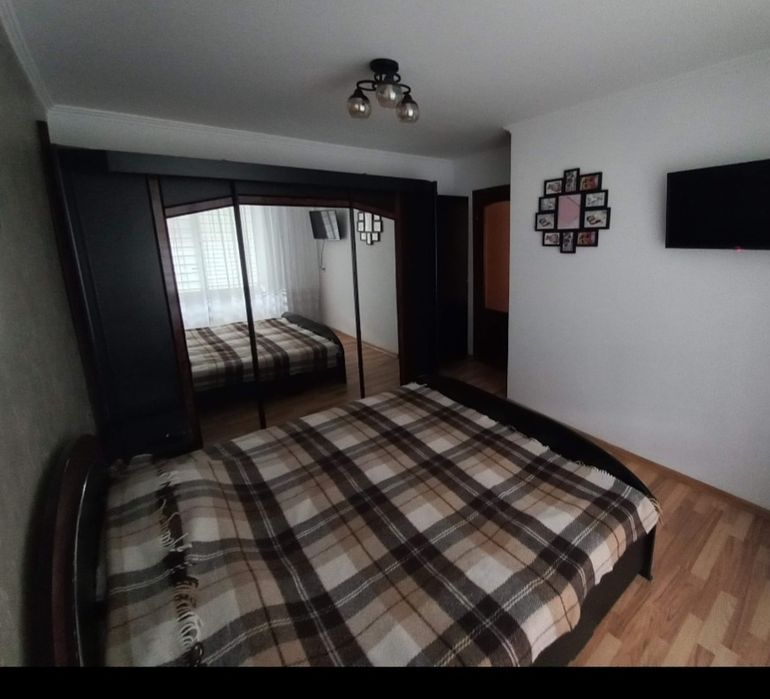 Ліжко двоспальне  спальня