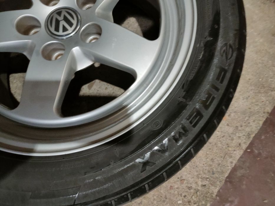 Alufelgi z oponami letnimi 16.