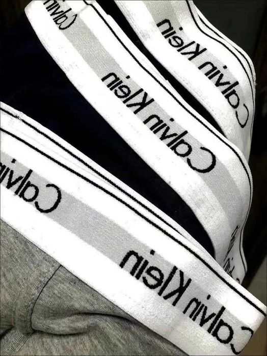 Oryginalne bokserki Calvin Klein - bezkształtne, stylowe.