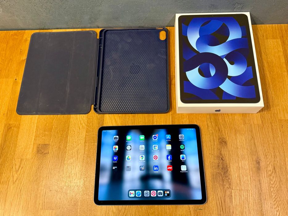 iPad Air 5th gen 64GB Wi-Fi + CELLULAR | Etui | Niebieski | Pudełko