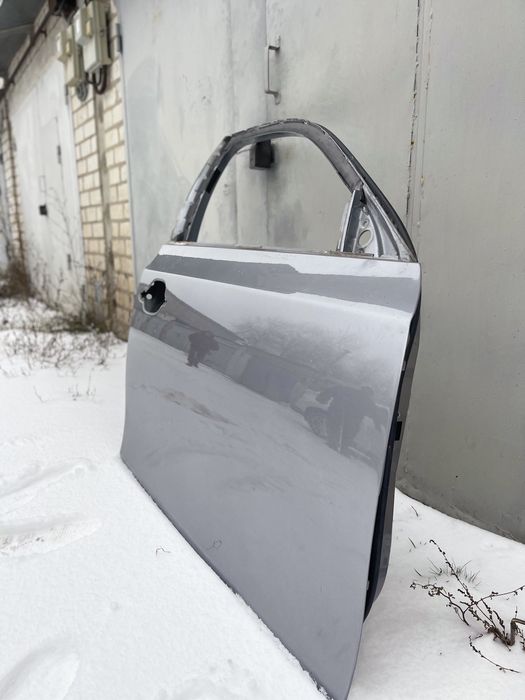 Правая передная дверь Бмв е60