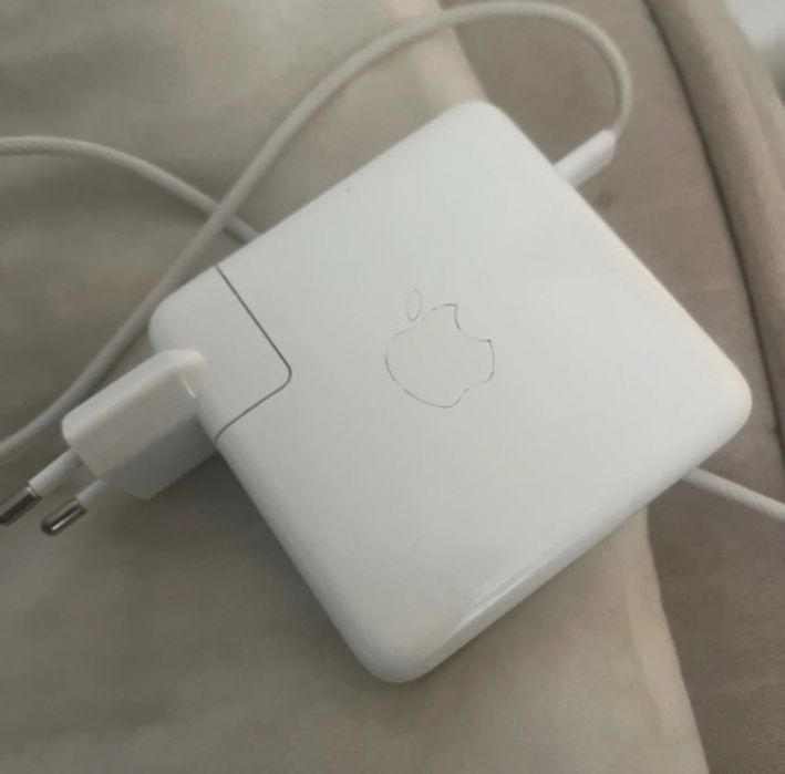 MacBook Pro 15" 2018447071794706534404